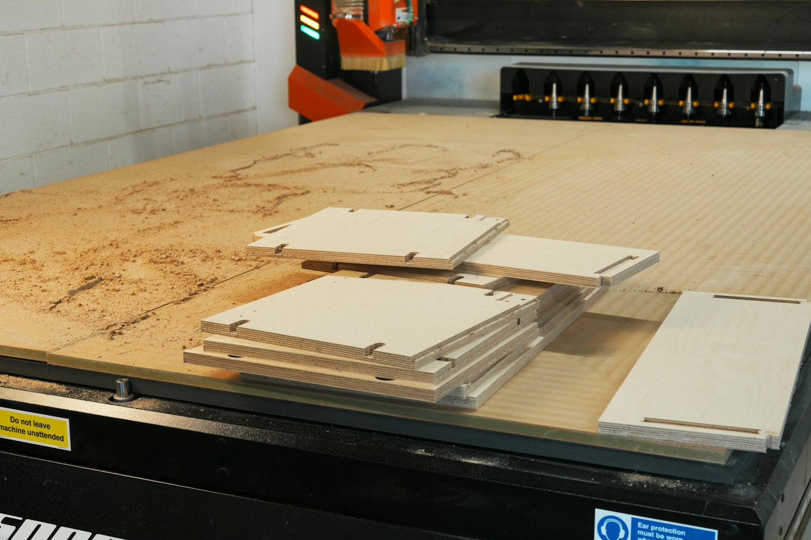 Puzzle e incastri in legno tagliati a laser